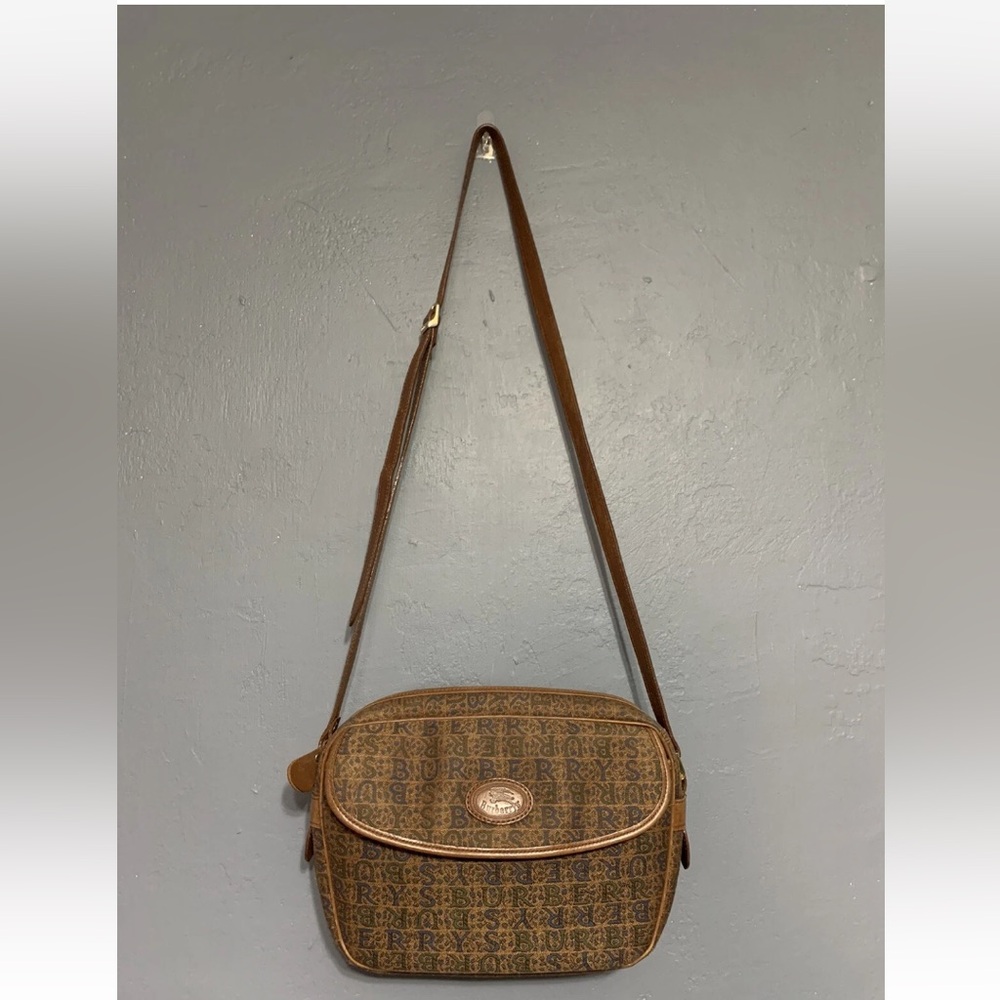 Burberry’s Vintage Shoulder Camera Brown Bag